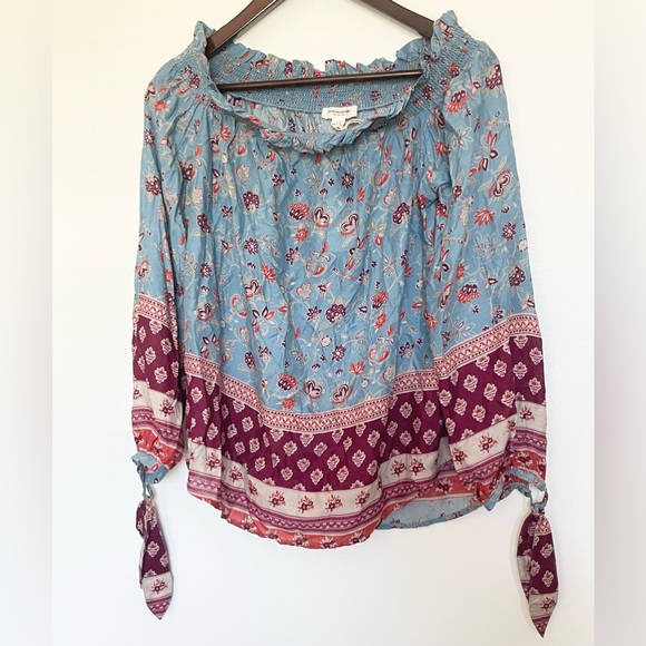 beachlunchlounge Tops - NWT Beach Lunch Lounge Blouse Women Blue Pullover Top Off Shoulder Floral Boho